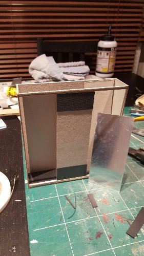 L armoire avec tirs les portes coulissantes